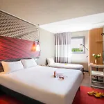 Ibis Centre Bastide 3* Бордо