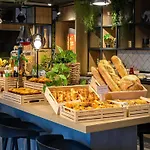 Ibis Centre Bastide ボルドー