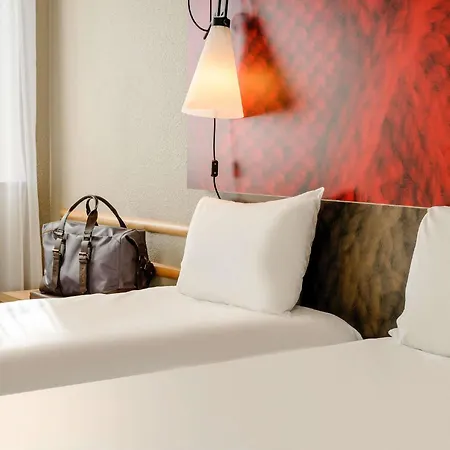 Ibis Centre Bastide Hotel Bordeaux