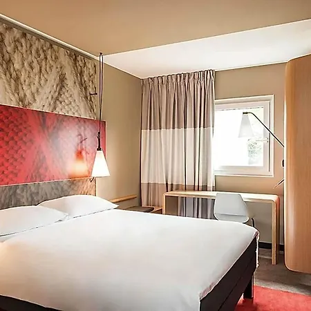 Ibis Centre Bastide 3*