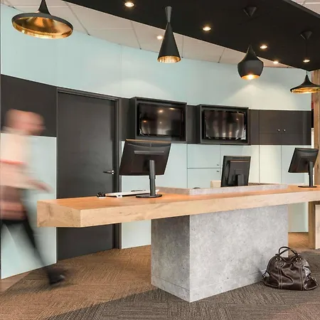 Ibis Centre Bastide Отель 3*