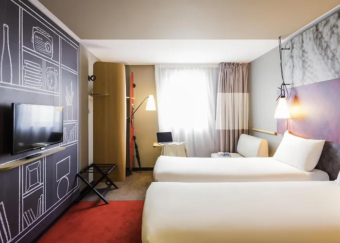 Ibis Centre Bastide 보르도