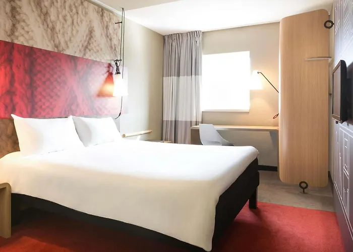 Ibis Centre Bastide 보르도
