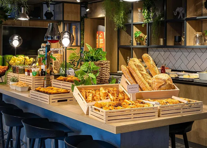 Ibis Centre Bastide 보르도
