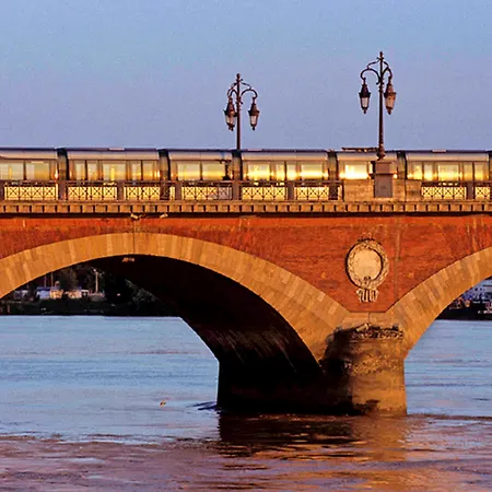 Ibis Centre Bastide Bordeaux